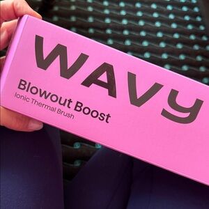 Wavy Blowout Boost Ionic Thermal Brush